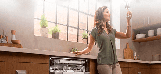 LG Lavavajillas wifi DF325FP inox Limpia desde todos los ángulos