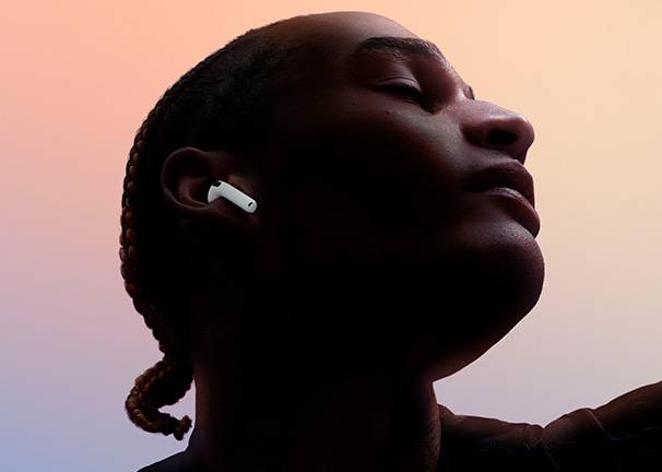 AirPods 4 con cancelación activa de ruido - Pensados para tu comodidad AirPods 4 con cancelación activa de ruido Pensados para tu comodidad