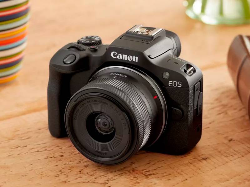 Cámara de fotos digital Canon EOS R100 + Objetivo RF-S 18-45 mm - Inmortaliza recuerdos para toda la vida Cámara de fotos digital Canon EOS R100 + Objetivo RF-S 18-45 mm Inmortaliza recuerdos para toda la vida