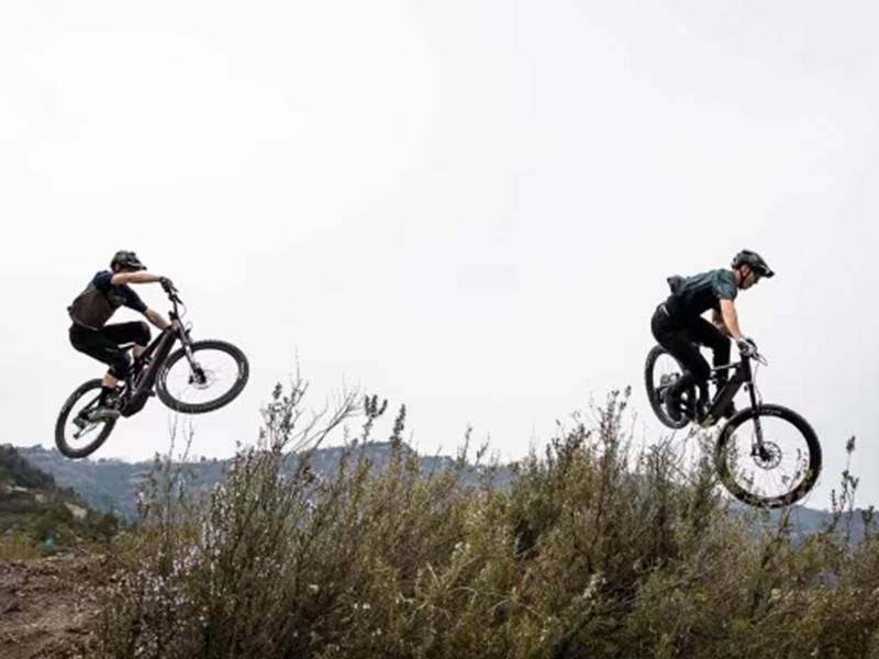 Bicicleta eléctrica Canyon Spectral:ON CF 7 Talla L - Cuadro de carbono para uso Trail Bicicleta eléctrica Canyon Spectral:ON CF 7 Talla L Cuadro de carbono para uso Trail