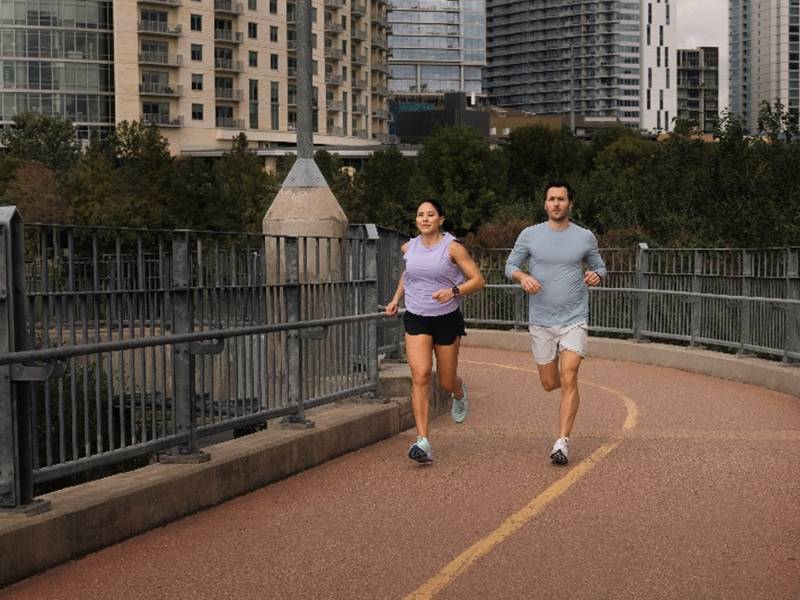 Garmin Watch Forerunner 165 (43 mm) - GPS preciso y continuo Garmin Watch Forerunner 165 (43 mm) GPS preciso y continuo