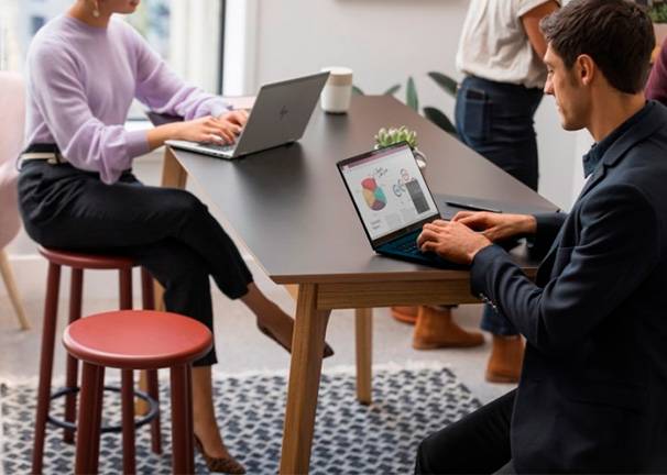 Portátil HP EliteBook 645 G11 R7 Pro 16 GB, 512 GB - Adquiere este equipo y consigue un rendimiento de Elite Portátil HP EliteBook 645 G11 R7 Pro 16 GB, 512 GB Adquiere este equipo y consigue un rendimiento de Elite