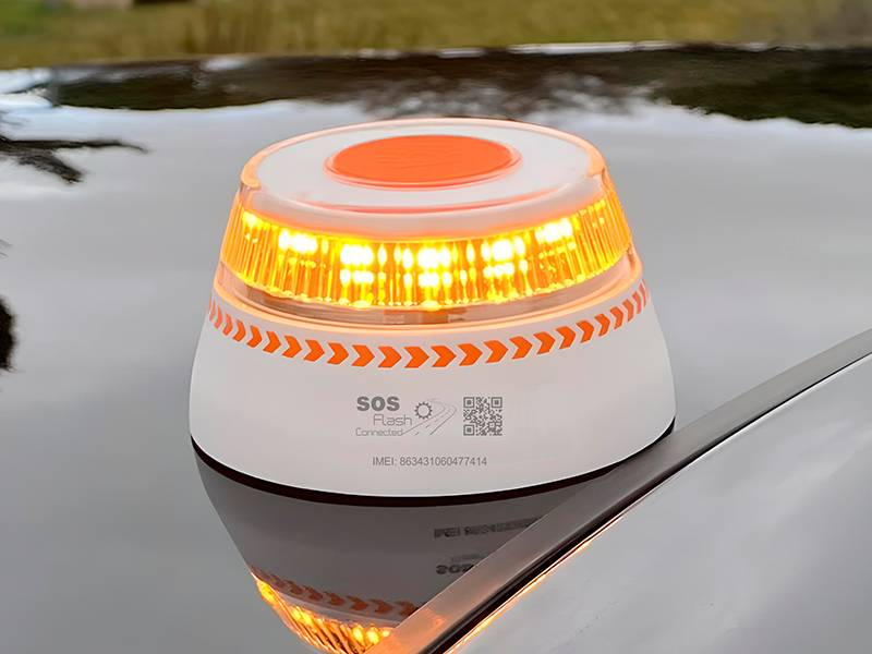 Pack de 2 balizas de emergencia conectadas (V16) INNOVA SOS Flash Visible a 1 Km de distancia 360º