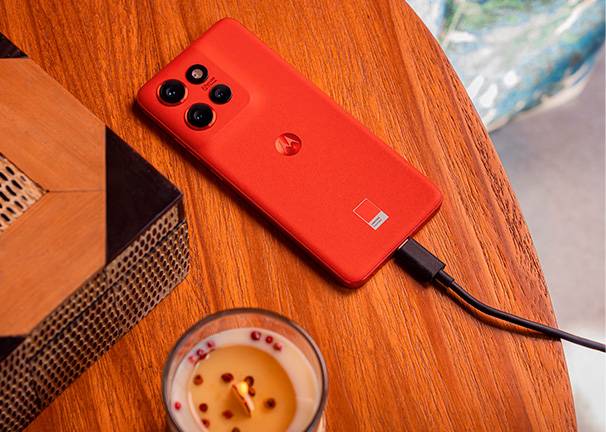 Motorola Edge 50 Neo 512 GB - Sistema de carga TurboPower™ de 68 W Motorola Edge 50 Neo 512 GB Sistema de carga TurboPower™ de 68 W