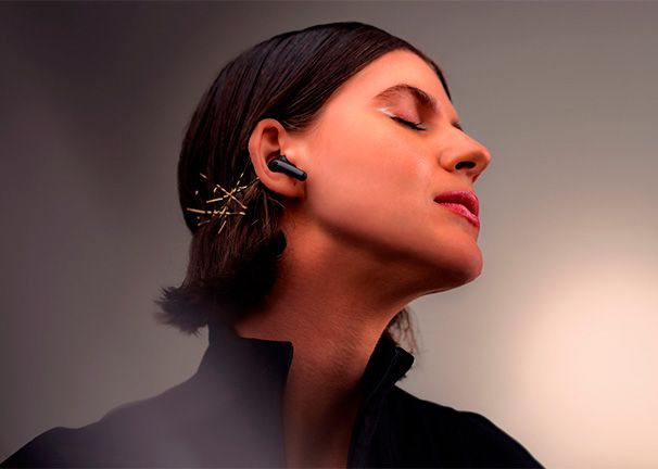 Motorola Edge 50 Pro - Sonido Dolby Atmos® con calidad de cine Motorola Edge 50 Pro Sonido Dolby Atmos® con calidad de cine