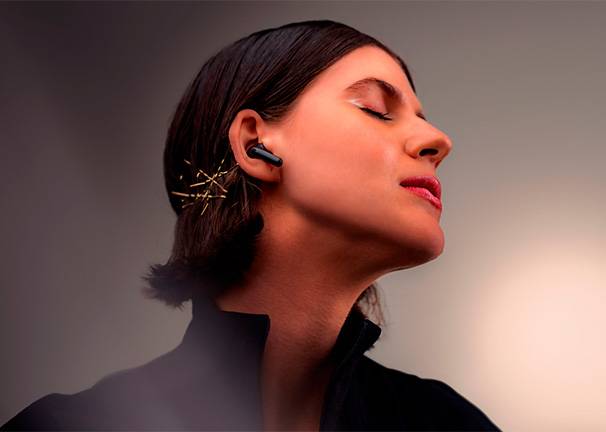 Motorola Edge 50 Pro - Sonido Dolby Atmos® con calidad de cine Motorola Edge 50 Pro Sonido Dolby Atmos® con calidad de cine