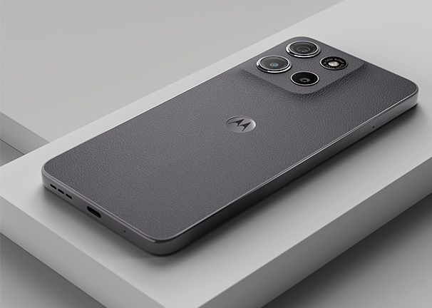 Motorola Moto G15 - Ve tu contenido favorito cobrar vida en una pantalla Full HD+ nítida y brillante de 6,72”, incluso a plena luz del día Motorola Moto G15 Ve tu contenido favorito cobrar vida en una pantalla Full HD+ nítida y brillante de 6,72”, incluso a plena luz del día