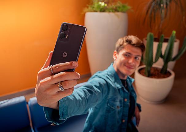 Motorola Moto G35 5G - Rendimiento 5G superrápidon® Motorola Moto G35 5G Rendimiento 5G superrápidon®