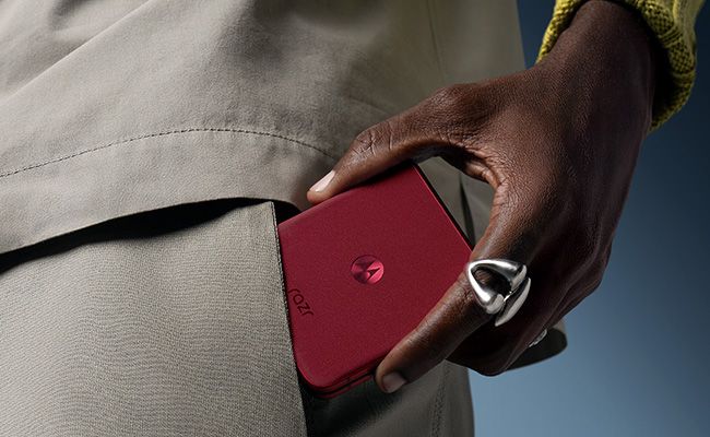 Motorola razr 60 ultra 512 GB - Lo último en estilo se une a un diseño icónico Motorola razr 60 ultra 512 GB Lo último en estilo se une a un diseño icónico
