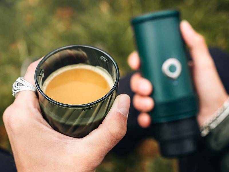 Cafetera eléctrica portátil OutIn Mino Crema espumosa y sabor intenso
