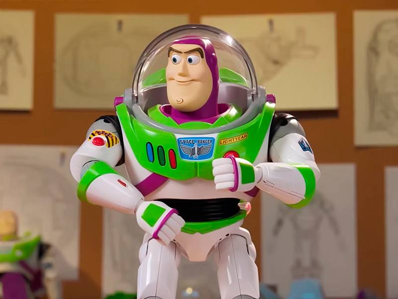 Robot Robosen Buzz Lightyear Diseño ultraauténtico