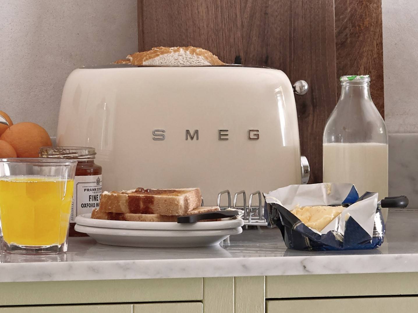 Tostadora Smeg TSF01CREU Pop-up Automático