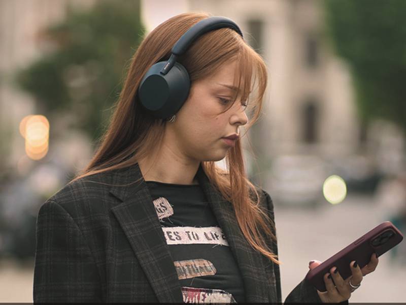 Auriculares inalámbricos Sony WH-1000XM5 - Calidad de llamadas líder del sector, con una conectividad sin igual Auriculares inalámbricos Sony WH-1000XM5 Calidad de llamadas líder del sector, con una conectividad sin igual