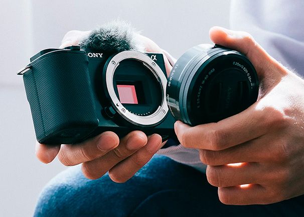 Cámara de fotos digital Sony ZV-E10L precio. Creatividad sin fin