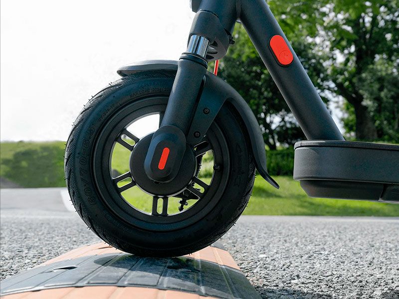 Patinete eléctrico Xiaomi Electric Scooter Elite precio. Comparación de la absorción de impactos en carreteras con baches