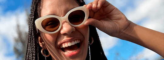 iPhone SE Negro 64 GB - Sonríe, estás en modo Retrato El iPhone SE es capaz de hacer unos retratos impresionantes con la cámara delantera Sonríe, estás en modo Retrato