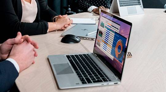 HP EliteBook 1030 G3 plata Diseñado para dónde le lleve la vida