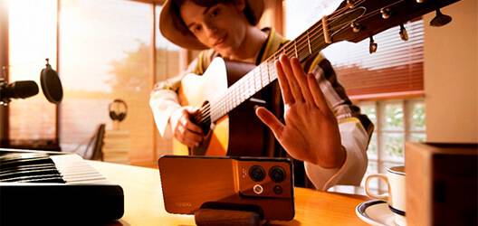 OPPO Reno8 Pro 5G - Tan fluido que pensarás que lo haces sin manos OPPO Reno8 Pro 5G Tan fluido que pensarás que lo haces sin manos