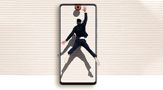 Samsung Galaxy A71 negro 128 GB precio. Una pantalla con menos bordes y más definición