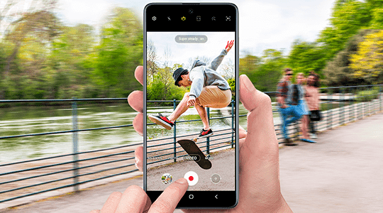 Samsung Galaxy A71 negro 128 GB precio. Con Super Steady captura cada acción con una estabilidad impresionante