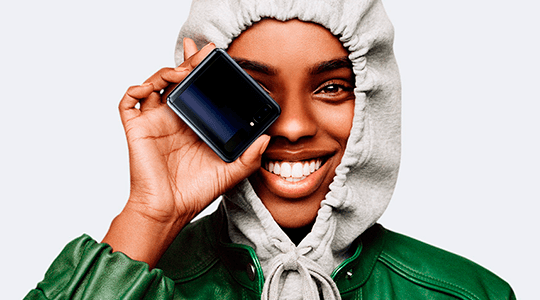 Samsung Galaxy Z Flip 5G gris Increíblemente compacto para el máximo impacto