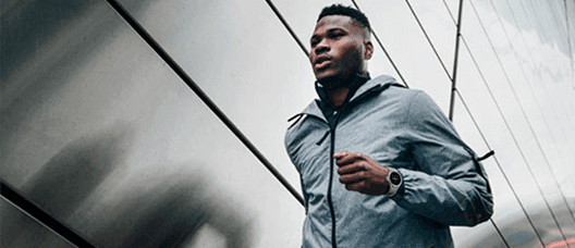 Samsung Galaxy Watch4 Classic 46 mm LTE negro Piensa un entrenamiento. Nuestro smartwatch puede seguirlo