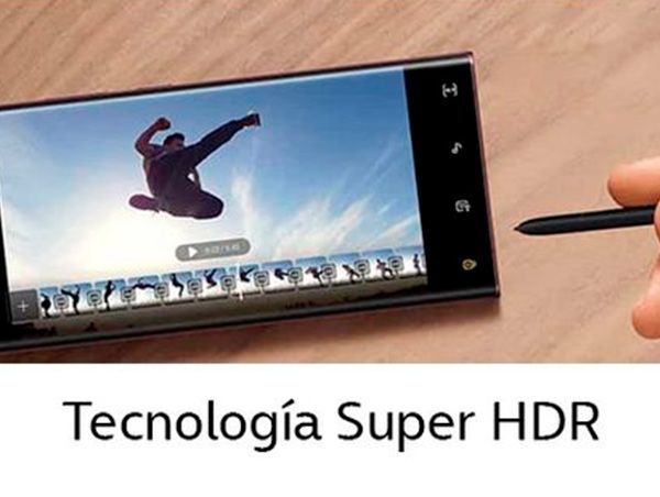 Samsung S22 con One UI en la pantalla de inicio