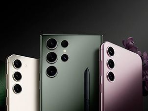 Vista trasera del Samsung Galaxy S23 en color verde esmeralda