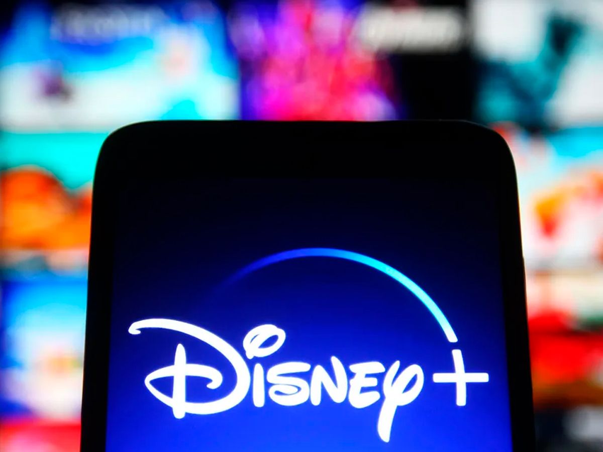 Cómo ver Ficción Total con Disney+ y Netflix en tus dispositivos